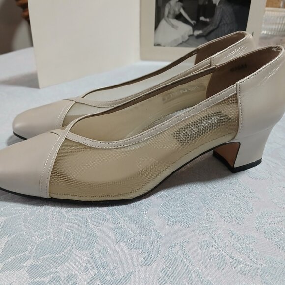 Retro Style Van Eli Pearl Colored Pumps Size 6 1/2 M - Picture 4 of 9